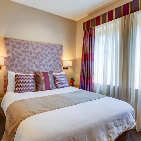 Kingfisher Townhouse 3*