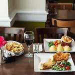 Kingfisher Townhouse 3*
