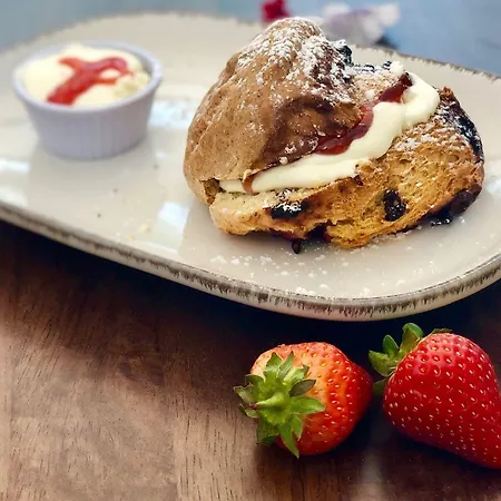 Kingfisher Townhouse 3*