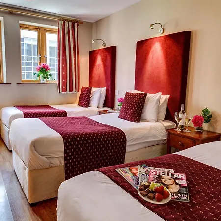 Kingfisher Townhouse 3*